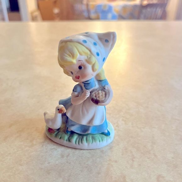 HOMCO FIGURINE Girl Feeding Duck Goose Blue Dress 3" Porcelain Vintage - Picture 3 of 10